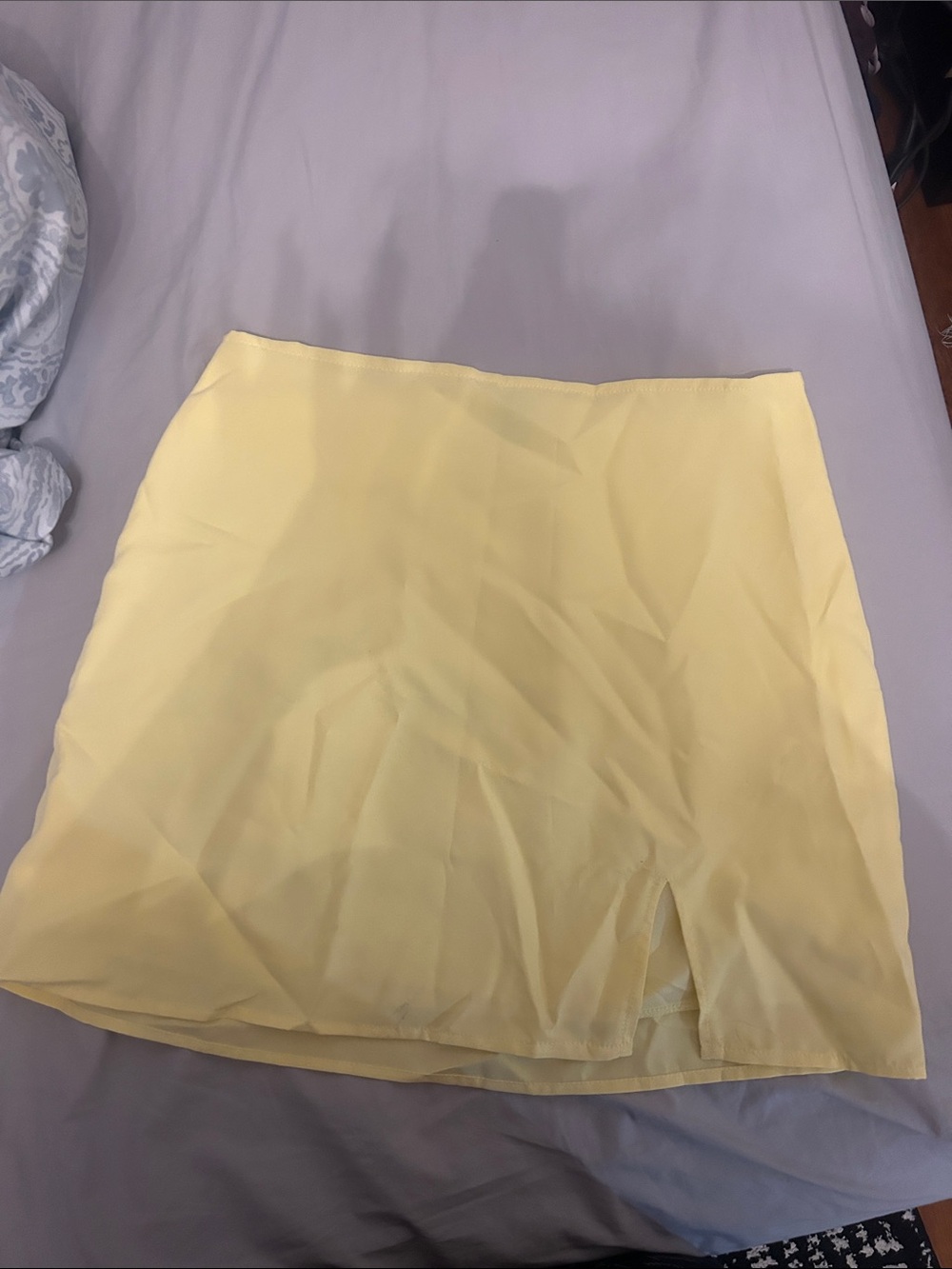 SHEIN Pale Yellow Mini Skirt with Front Slit